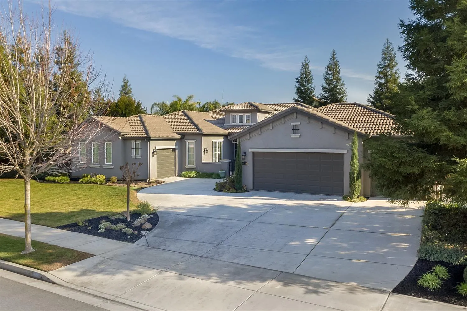 4450 Tapestry Way photo 1