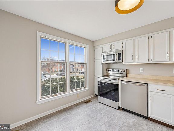 3rd image of 8024 Waterview Ct