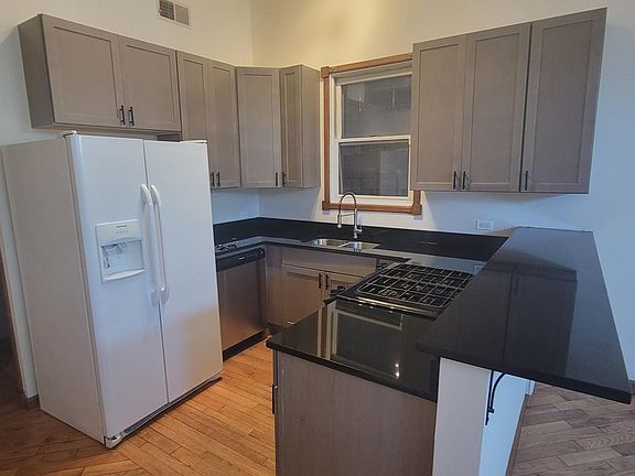 5th image of 3635 N Ashland Ave #1