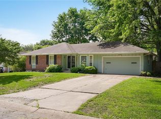 1007 SE 3rd St, Lees Summit, MO 64063