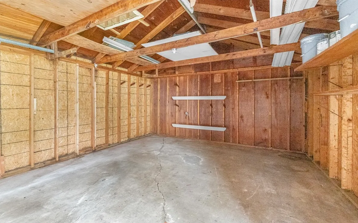 3 bed, 1269 sqft, $2,400 — Photo 1