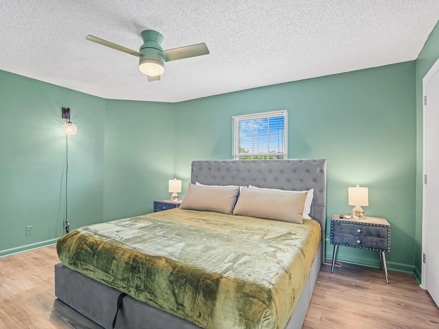 2 bed, 1092 sqft, $1,395 — Photo 3