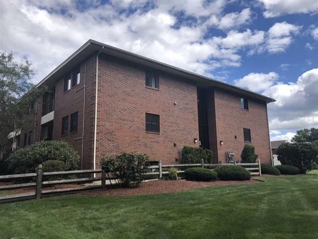 1st image of 425 Abbott Farm Ln #425