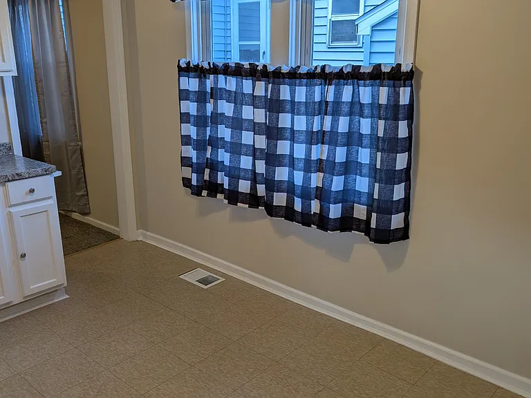 109 Goethe St — Photo 17