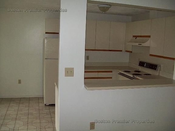 2nd image of 410 Washington St APT 41