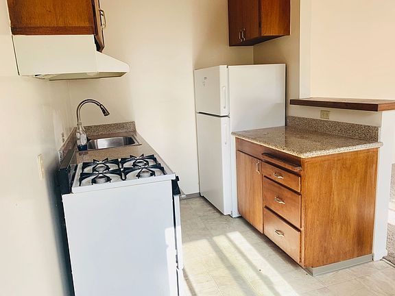 4th image of 4873 Niagara Ave APT 4