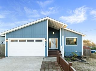 214 Clifton Rd, Pacifica, CA 94044