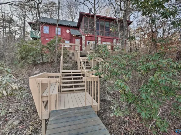 913 County Road 106, Mentone, AL 35984