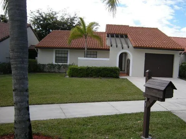 31 Columbia Ct, Deerfield Beach, FL 33442