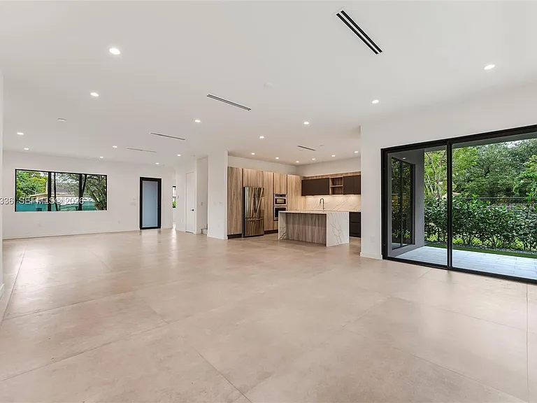3370 Thomas Ave — Photo 13