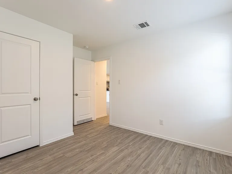 2903 Gustavo Dr — Photo 11