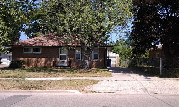 2nd image of 1039 S Elmwood Ave
