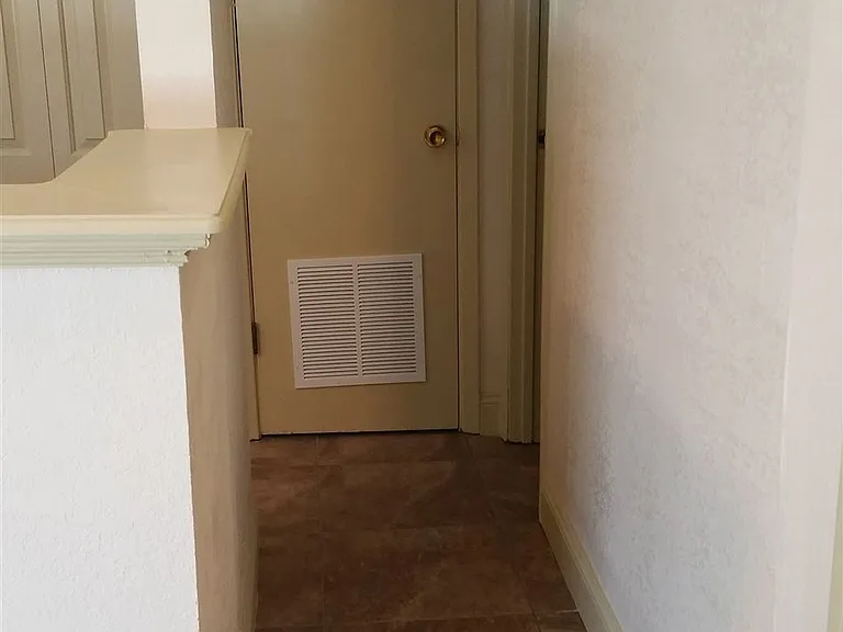 1002 N Hemlock St — Photo 58