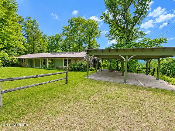4th image of 505 Crest Rd