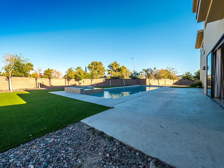 7426 Yonie Ct — Photo 59