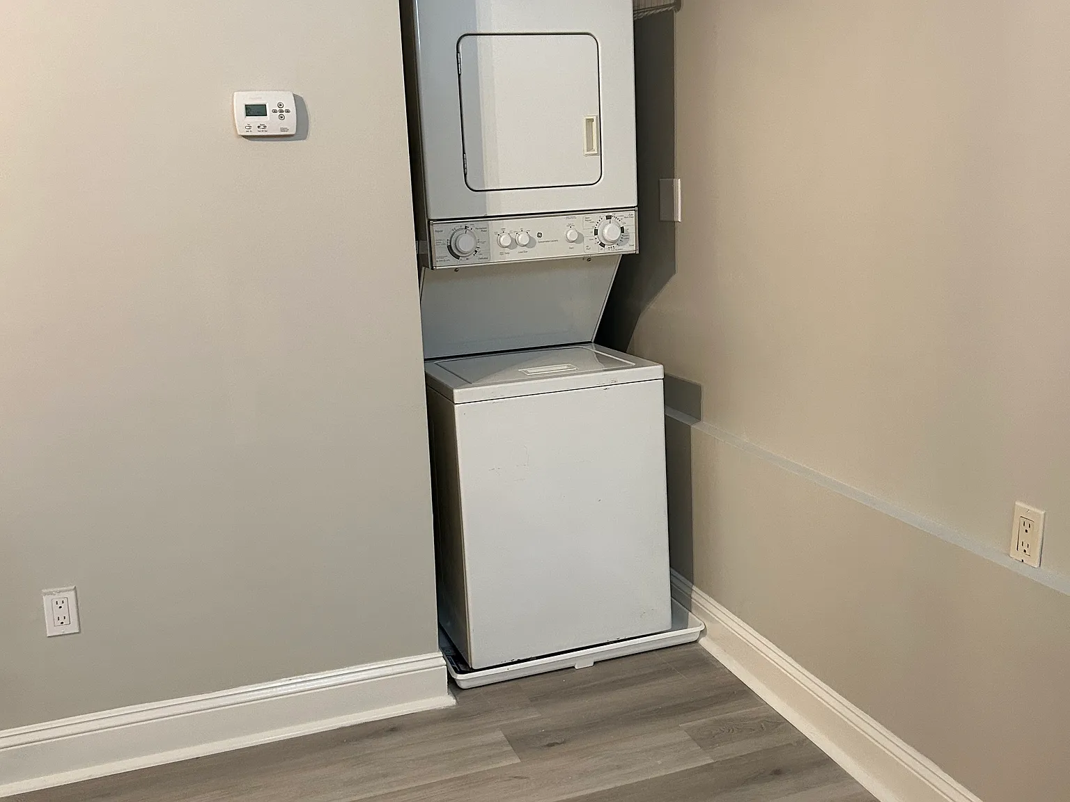 319 Ramona Ave — Photo 4