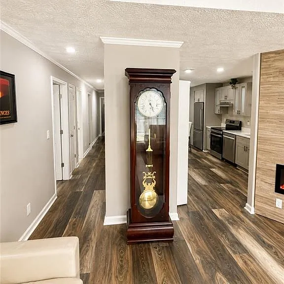 1116 Summer Brook Rd — Photo 5