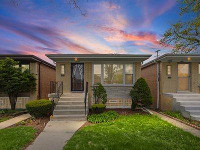 4855 W Gunnison St, Chicago, IL, 60630