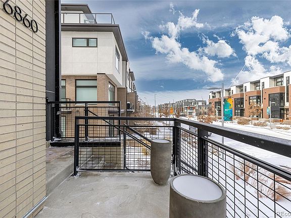 3rd image of 6860 E Lowry Boulevard