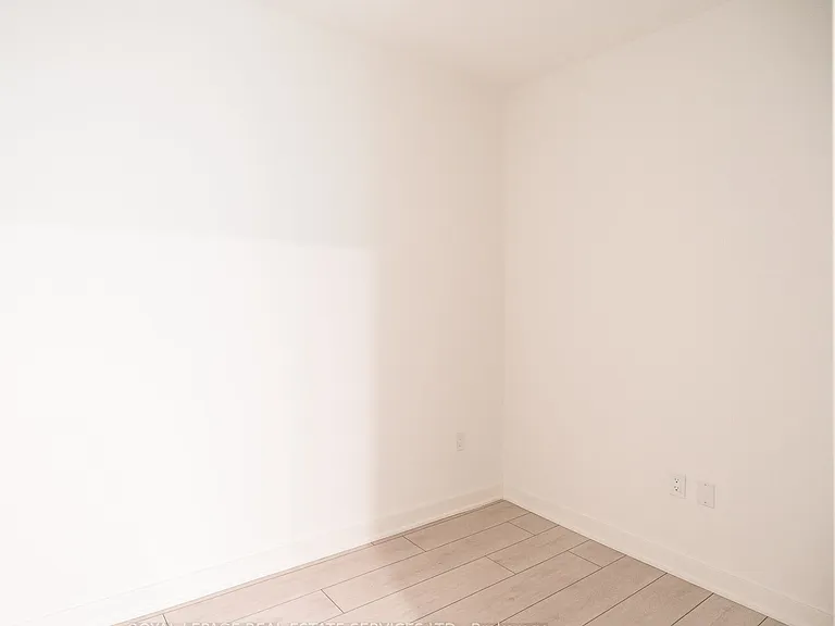 55 Charles St E #4306 — Photo 14