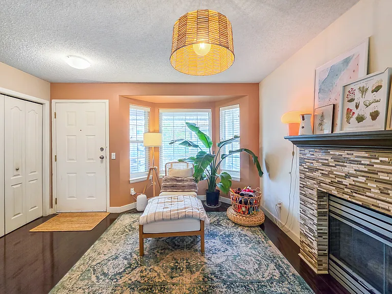 1708 Patterson Vw SW — Photo 2