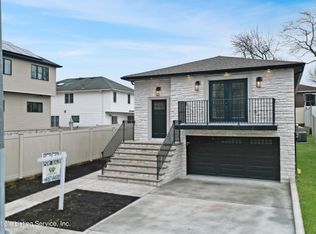 388 Rathbun Ave, Staten Island, NY 10312