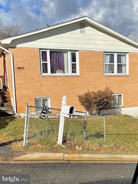 1113 Hybrid Ave photo 1