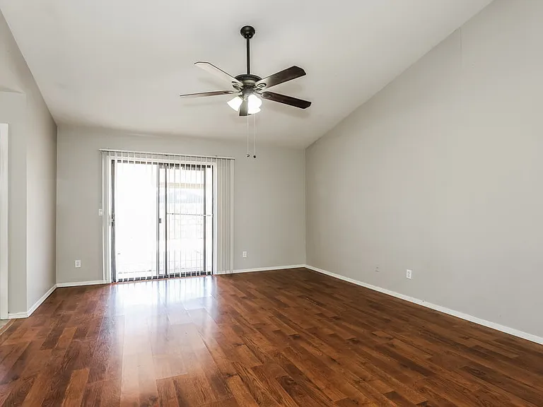 5215 W Diana Ave — Photo 9