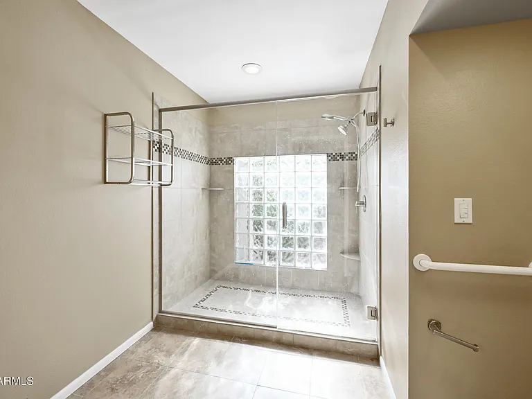 324 W Willow Ave — Photo 23