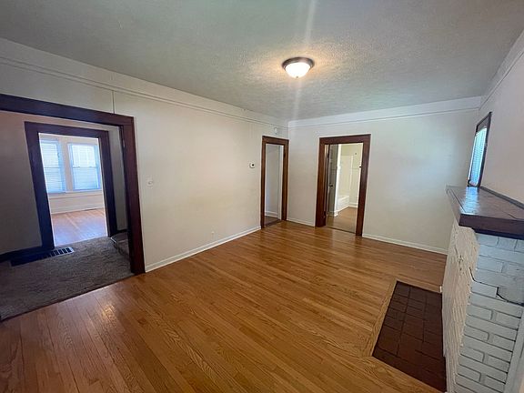 5th image of 509 E 1st St #509