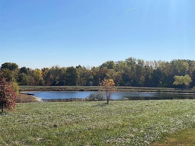 1st image of Airfield Ln