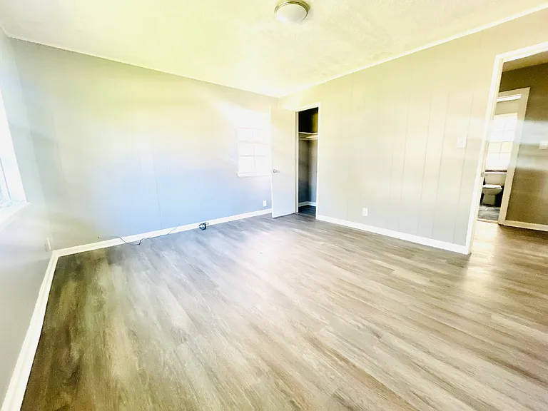 4198 Eastway Rd — Photo 17