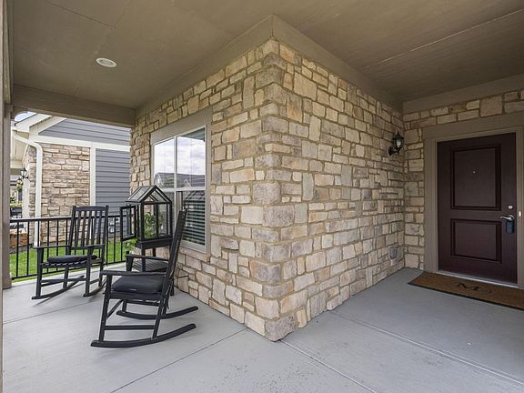 3rd image of 10750 Dunraven Ln