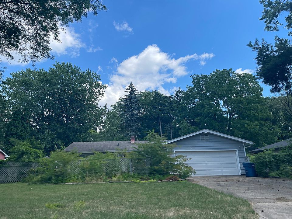 1st image of 2455 Grant Dr