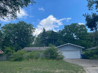 2455 Grant Dr, Ann Arbor, MI 48108