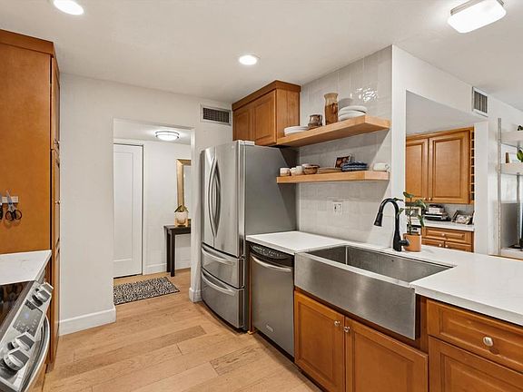 5th image of 2607 Pirineos Way Unit 103