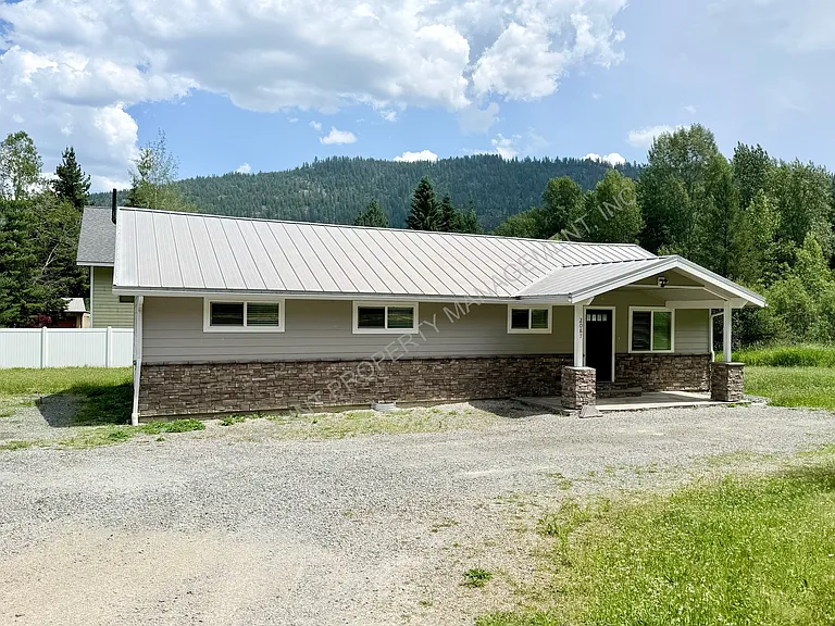 2087 Lower Pack River Rd — Photo 4
