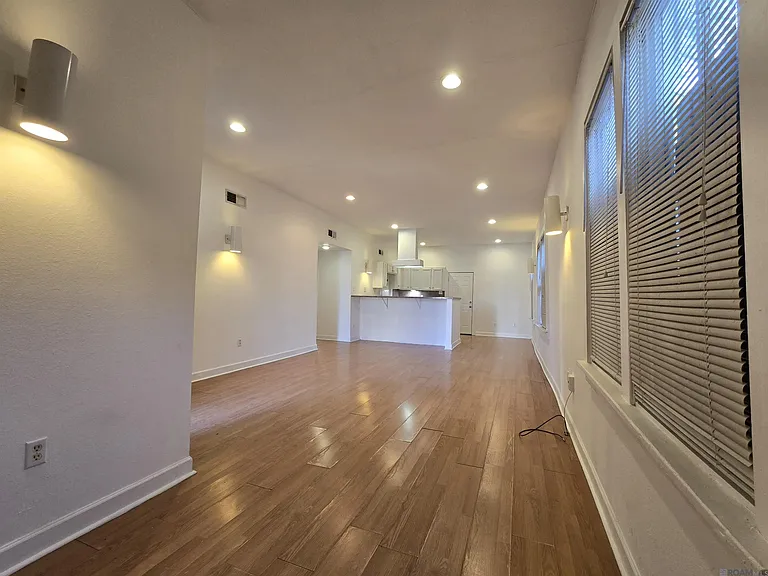 924 France St — Photo 3