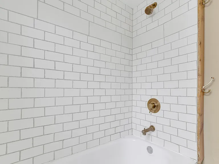 330 Bernard Ave — Photo 9