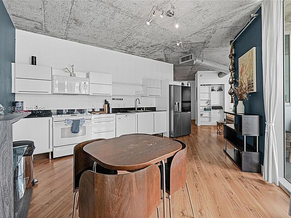 5th image of 690 SW 1st Ct APT 1934