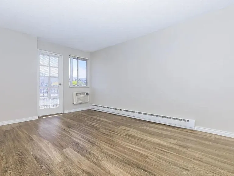 Elm Grove Apartments — Photo 13