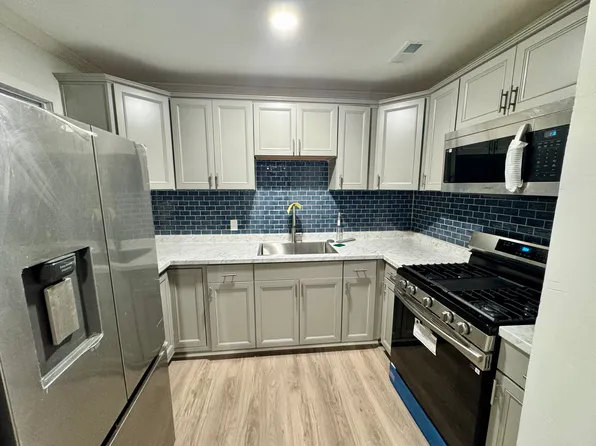 410 Lynn Rd, Durham, NC 27703