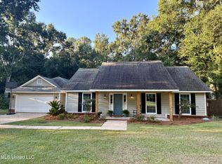 13733 Mesa Rd, Ocean Springs, MS 39564