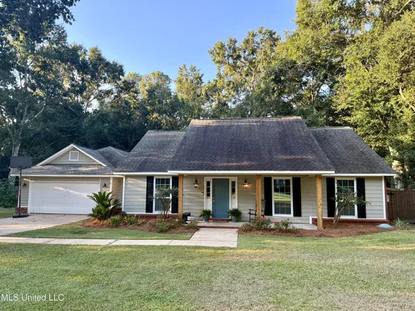 13733 Mesa Rd, Ocean Springs, MS 39564