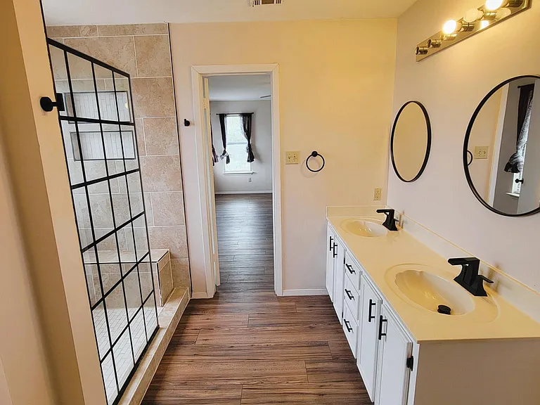 2315 Bernice Cir — Photo 14