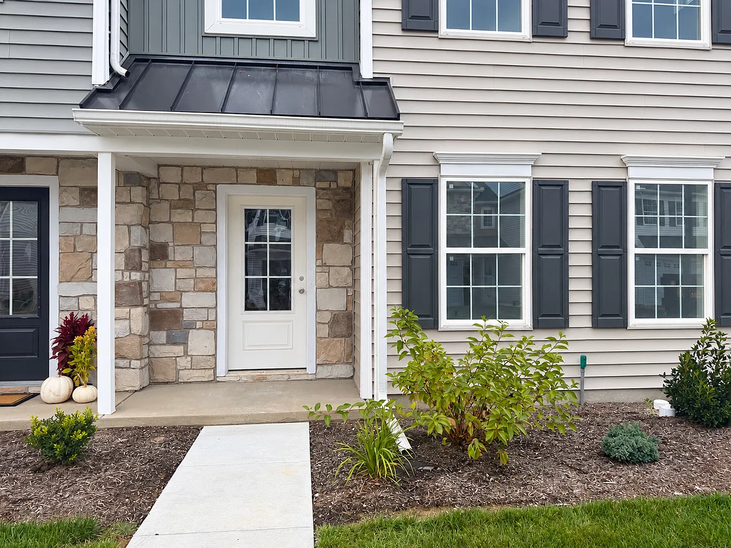 3 bed, 2.5 bath, 1996 sqft, $2,595 — Photo 3