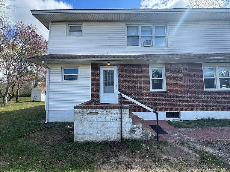 325-329 Patchogue Yaphank Rd — Photo 1