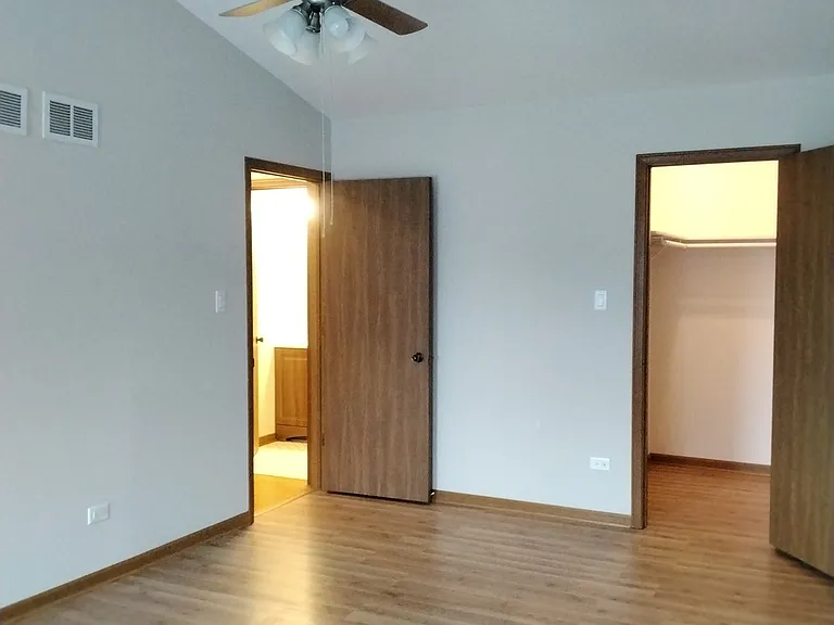 9303 Whitehall Ln #9303 — Photo 17