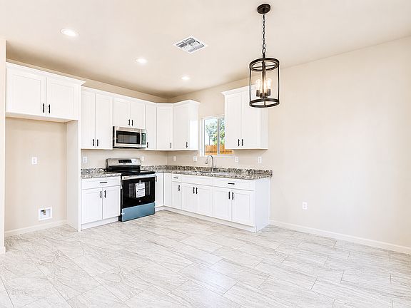 3rd image of 175 W Adams St #1