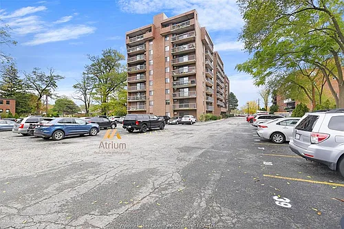 3936 Wyandotte St E Photo 1